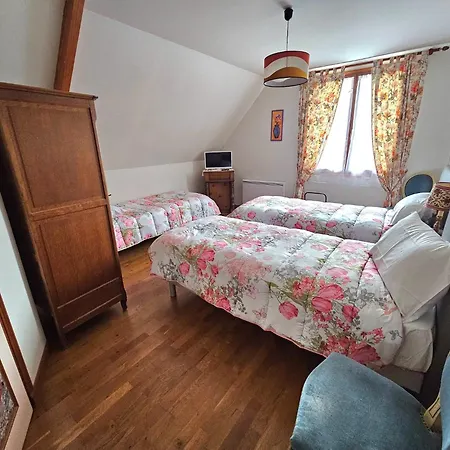 D'hotes Chez Renee Alojamento de Acomodação e Pequeno-almoço 3*