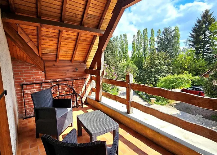 D'hotes Chez Renee Bed & Breakfast 3*