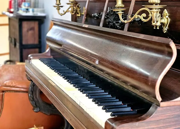 D'hotes Chez Renee Bed & Breakfast Le Charmel