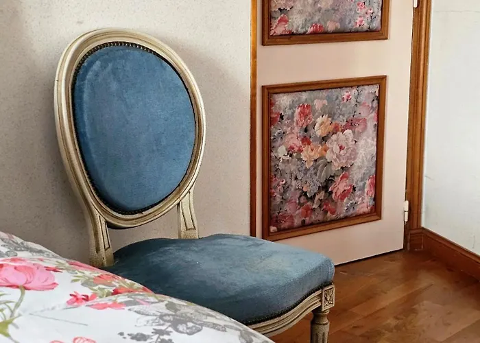 D'hotes Chez Renee Bed & Breakfast Le Charmel